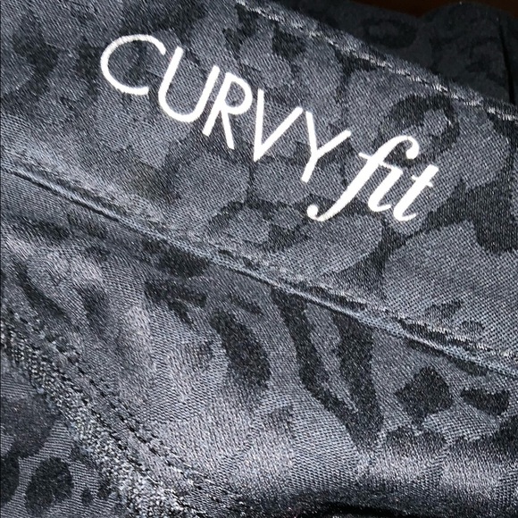 Ann Taylor Black Curvy Fit jeans Size 8 - Picture 6 of 6